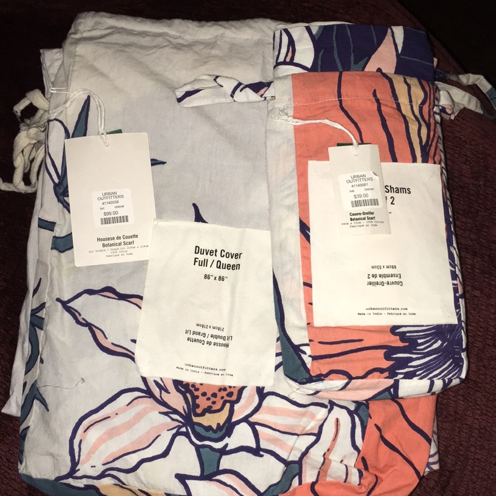 UO Home Queen Duvet with matching Shams